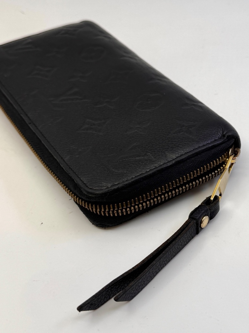 Authentic Louis Vuitton Monogram Zippy Wallet Empreinte Leather M61864